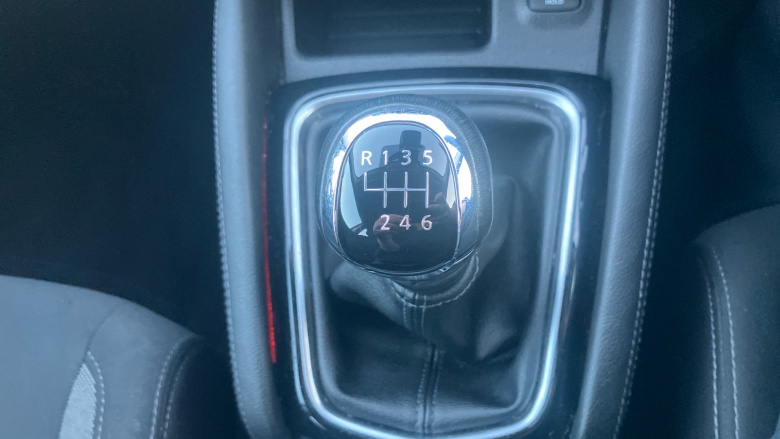 Nissan Qashqai 1.3 DiG-T Acenta Premium 5dr Petrol Hatchback